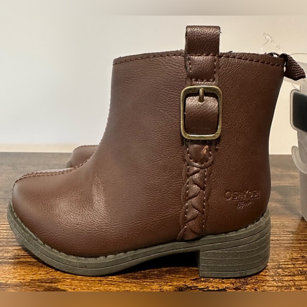 OshKosh Bgosh Toddler Girls Shortcake Fashion Boots NWT Size 4 Toddler